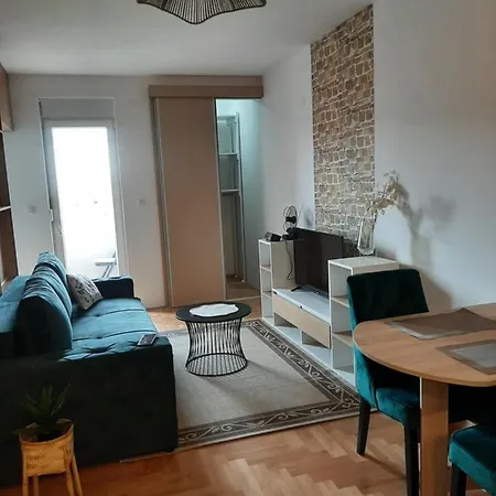 Apartman Panic * Pirot
